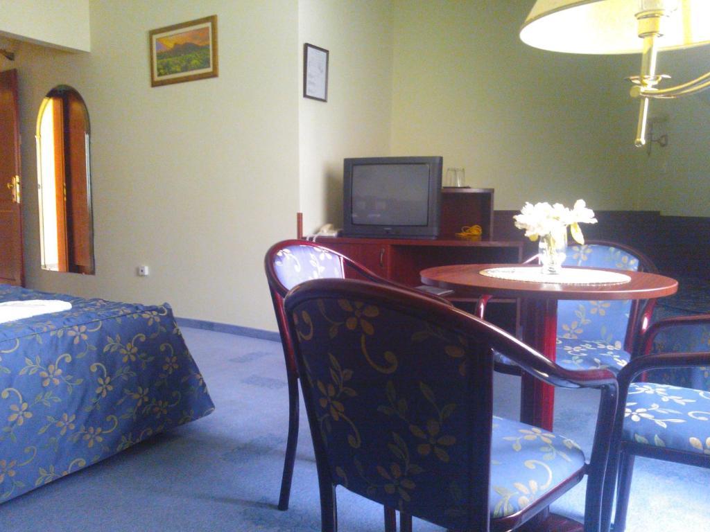 Kolibri Hotel Miskolc Room photo